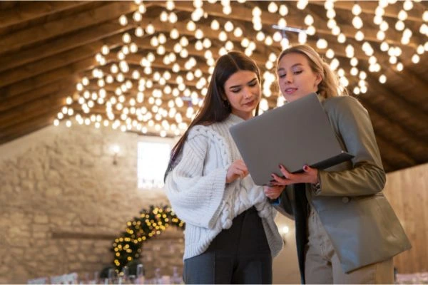 Wedding event Tech integration hybrid experiences