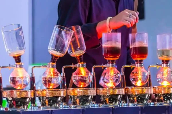 Cocktail bar efficiently
