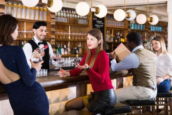 Professional Cocktail bar Etiquette Tips